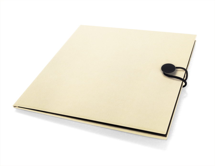 Momentum DVD-Cover Akilea Easy 16x16 Knopf Efalin creme